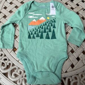 NWT Old Navy Mint Green Mountain Print Bodysuit 6-12 Months
